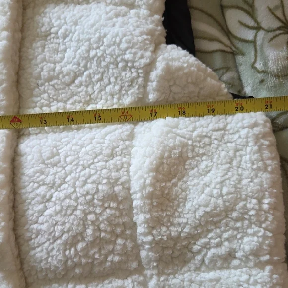 Weatherproof White and Black Sherpa Vest - Picture 10 of 13